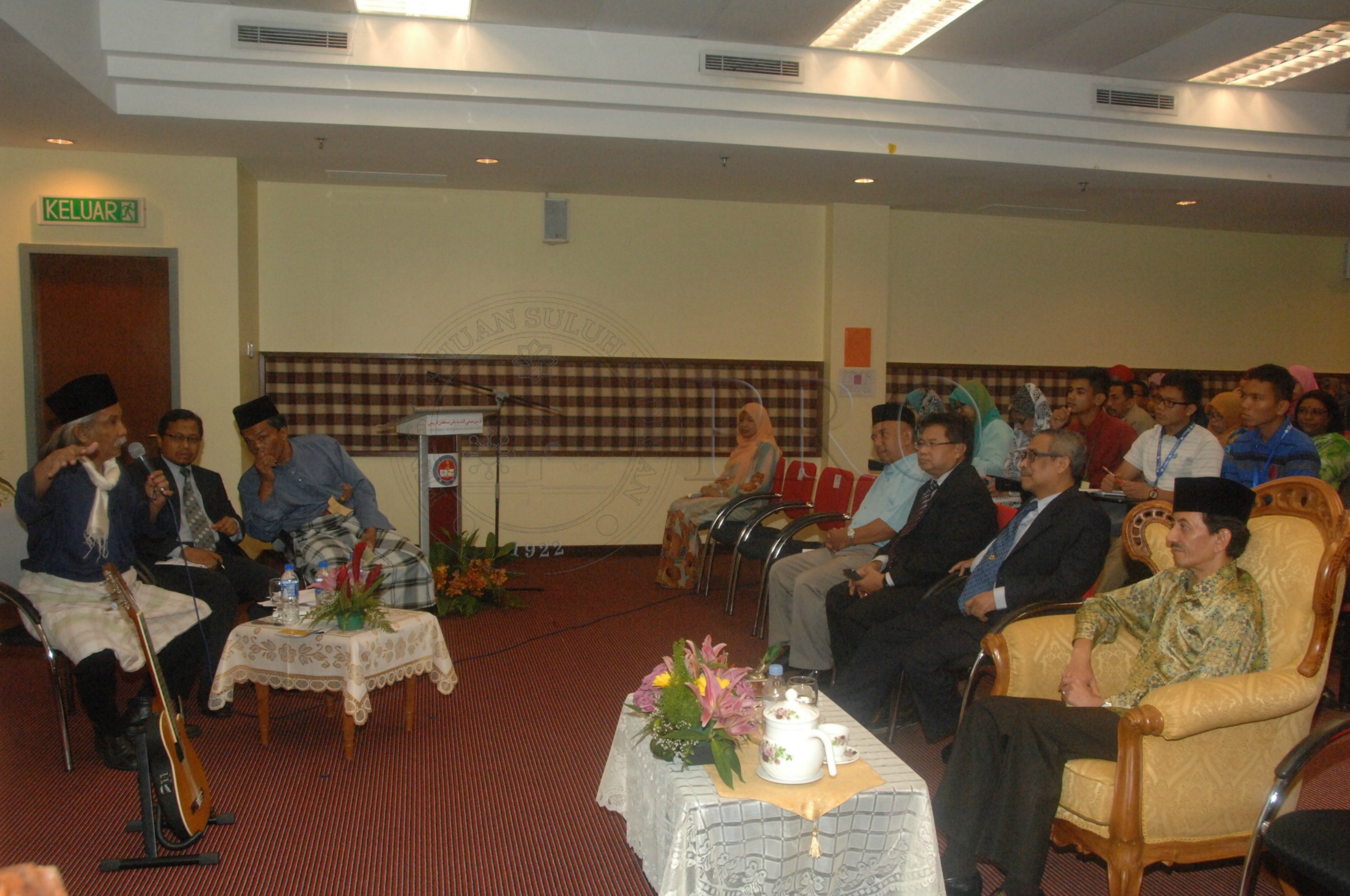 PRO 14 33 WACANA FBA 0221